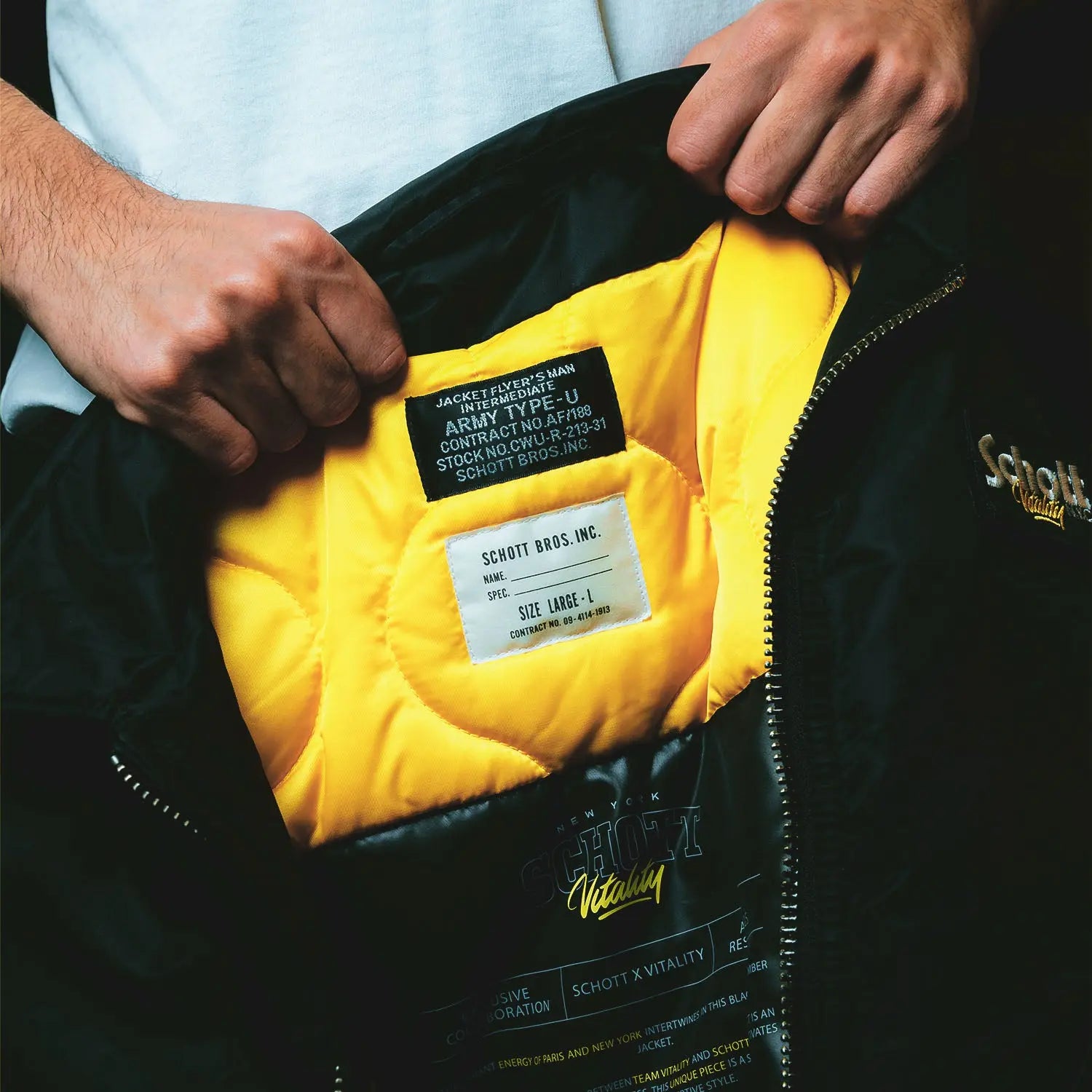 bomber schott x vitality noir et jaune étiquette