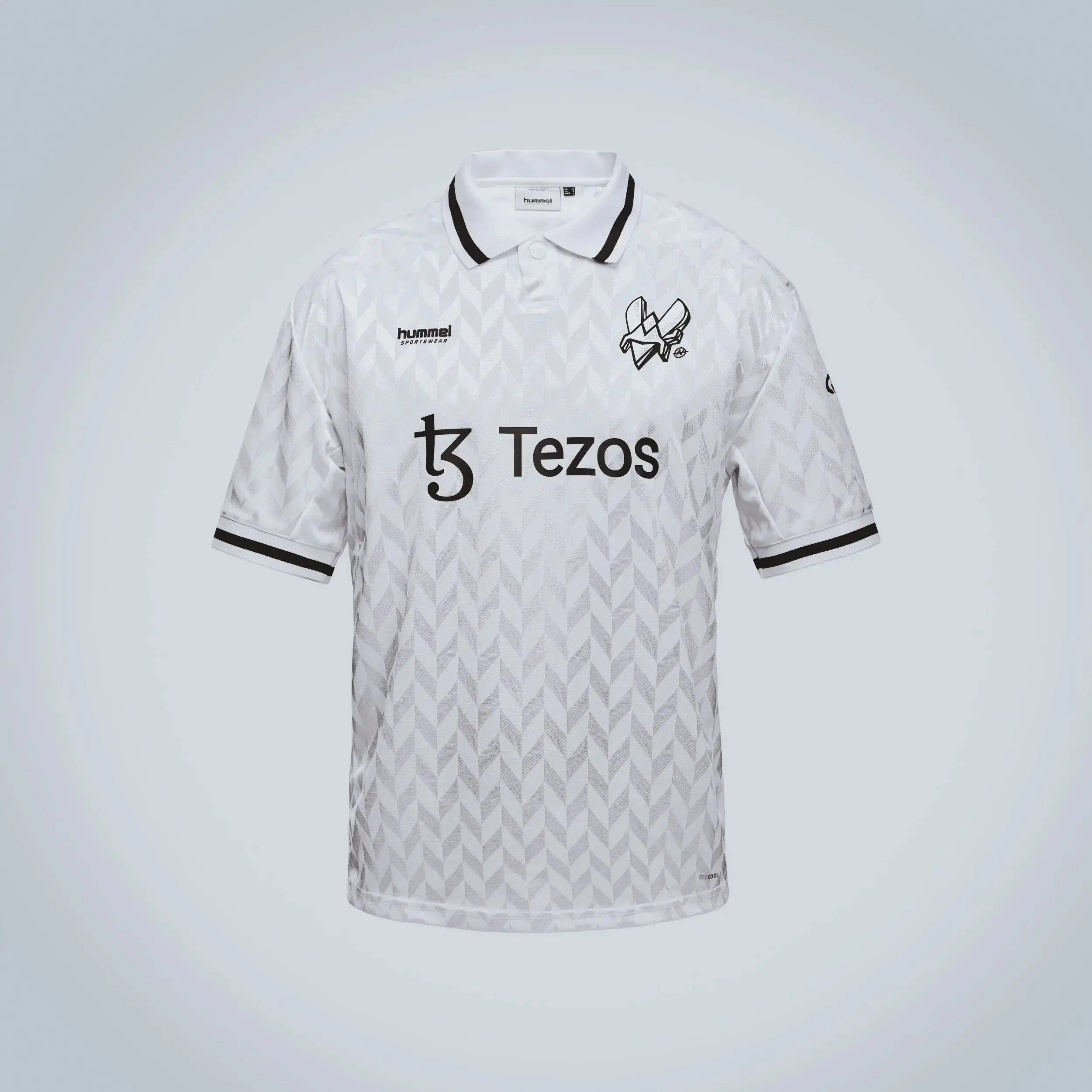 Maillot Alternate Vitality 2024 Lifestyle blanc signé Hummel vue de face
