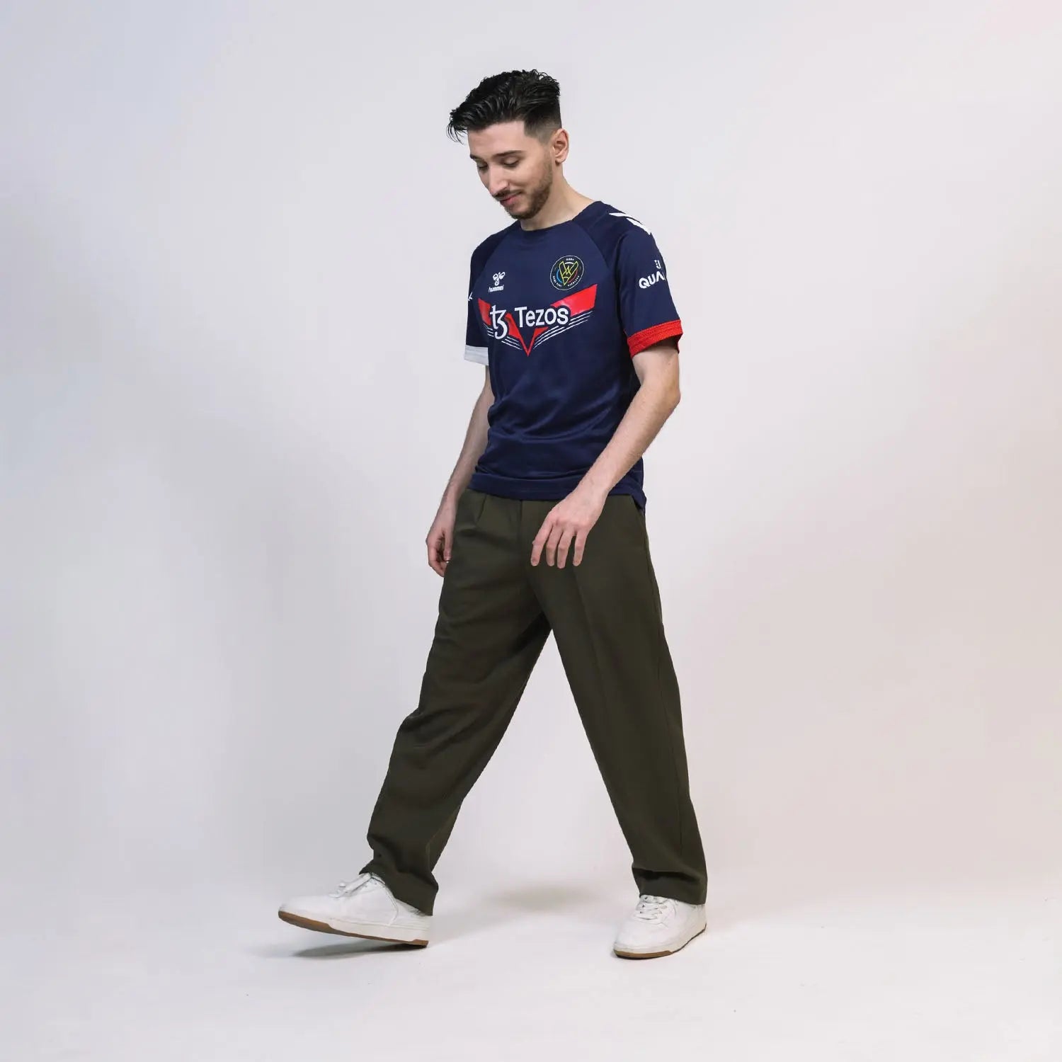 Maillot eSport Paris 2024 Team Vitality porté par Kaffworld