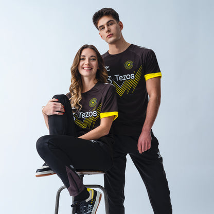 Maillot eSport Vitality 2024 Prokit porté par deux personnes